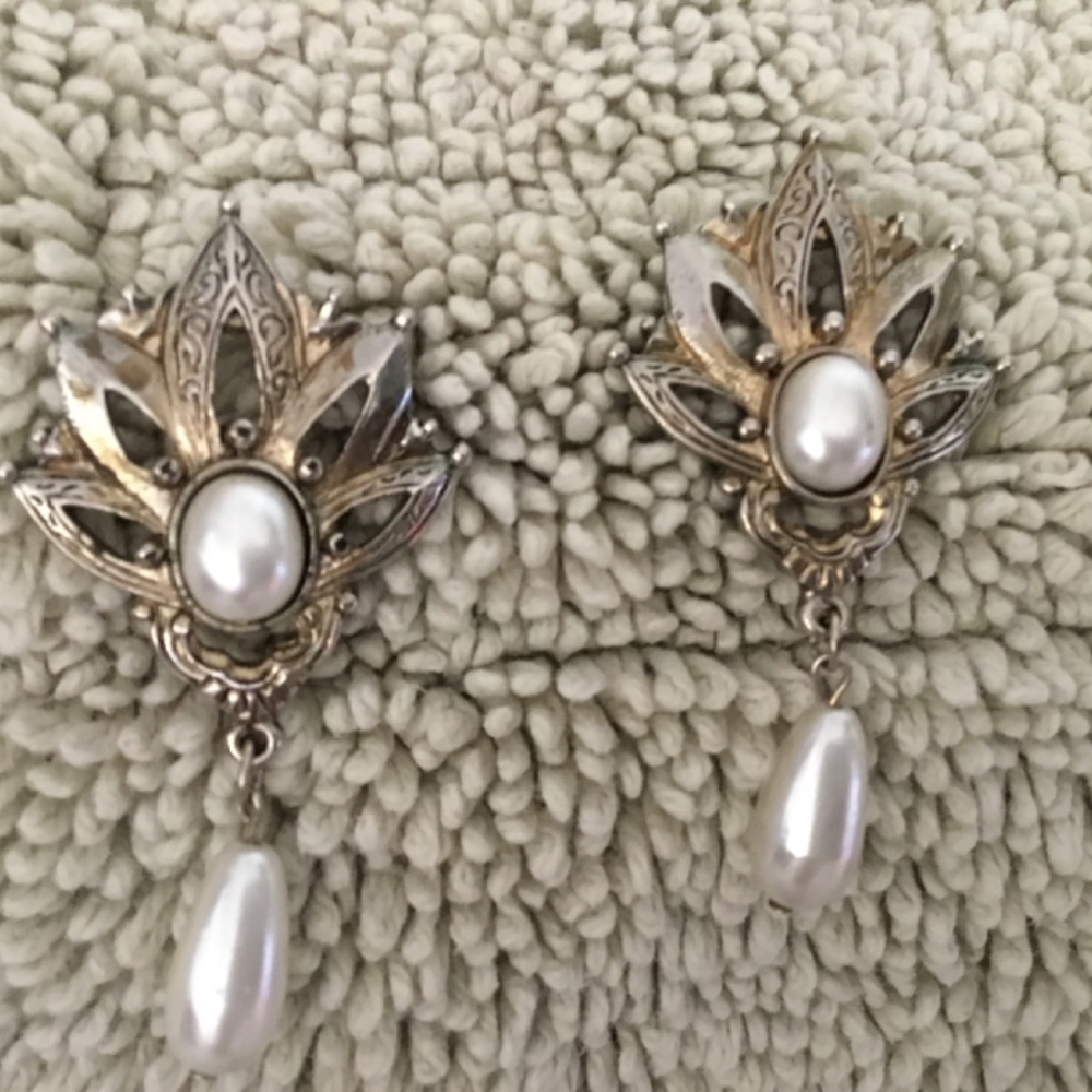 Jewelry - Picture 7 of 17